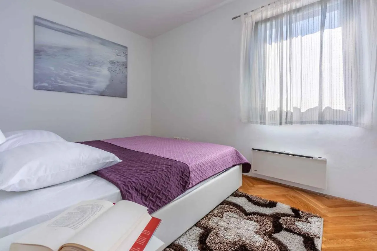 Apartment In Crikvenica 41684